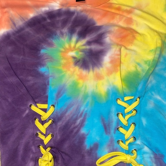 Forever 21 tie dye crop tshirt with lace up front tie details Size Medium - Picture 3 of 4